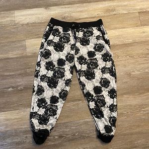 Kyodan Joggers floral print